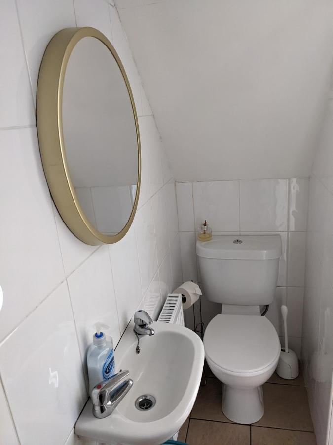 Апартаменты Quiet Comfortable Patcham Studio Free Parking Hallway Shared With Host Брайтонн Экстерьер фото