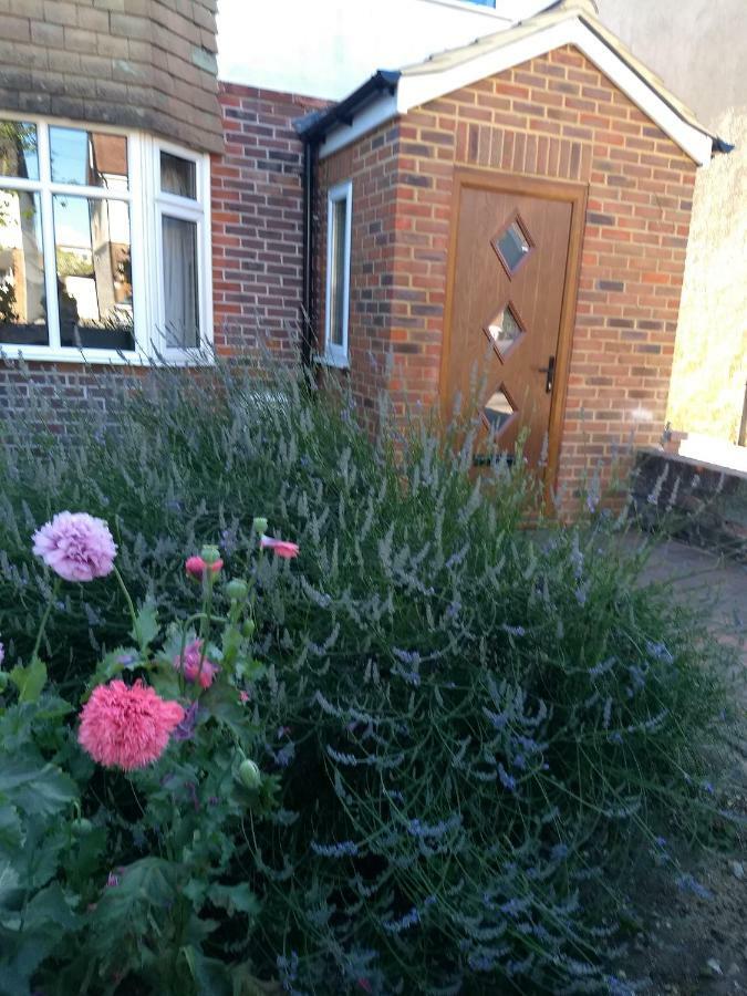 Апартаменты Quiet Comfortable Patcham Studio Free Parking Hallway Shared With Host Брайтонн Экстерьер фото